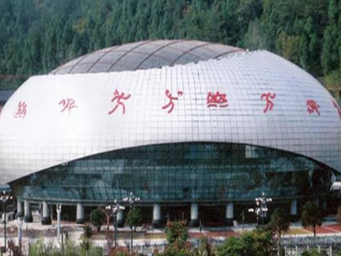漳州体育中心球形网架加工安装